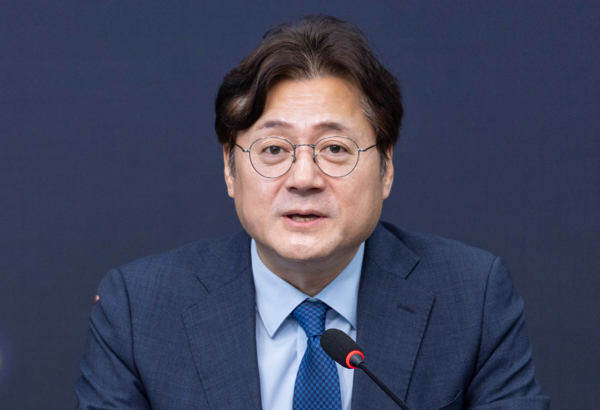 청 "현 대통령 연임 개헌은 불가능"